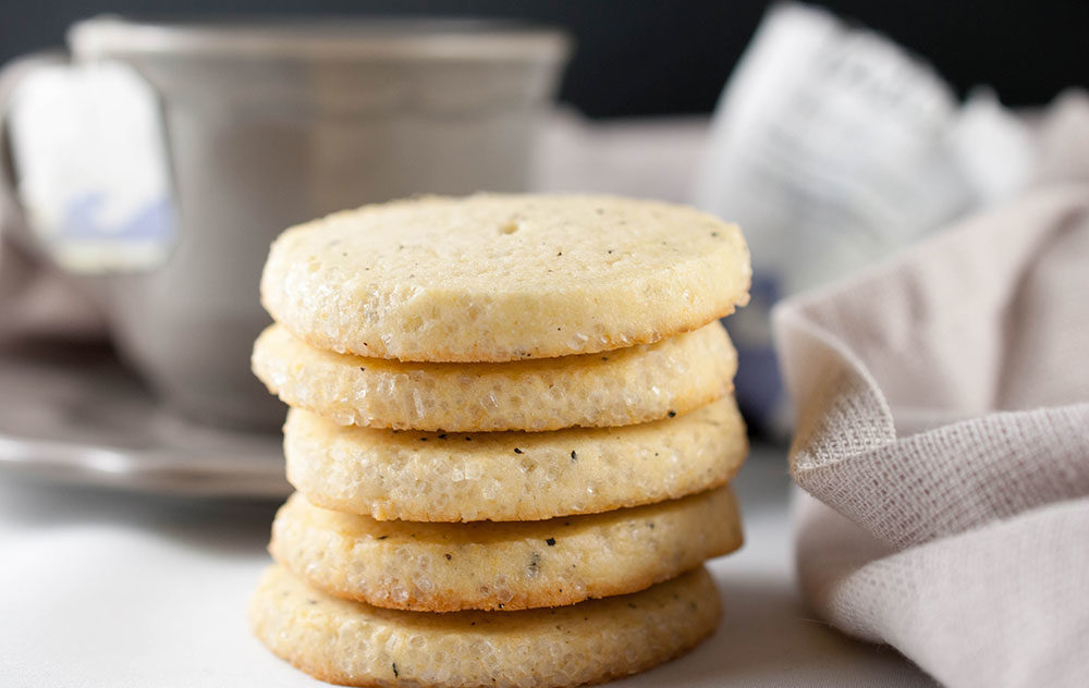 Earl Grey cookies with a cup of tea.